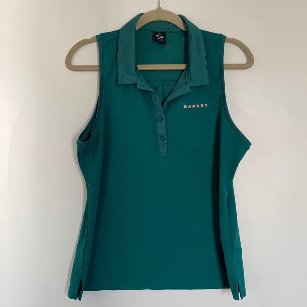 Oakley sleeveless golf shirt